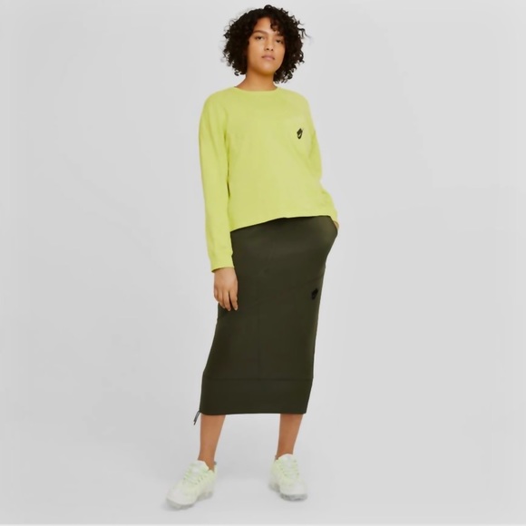 BNWT Nike limited addition midi skirt with side slit zipper - Picture 1 of 7